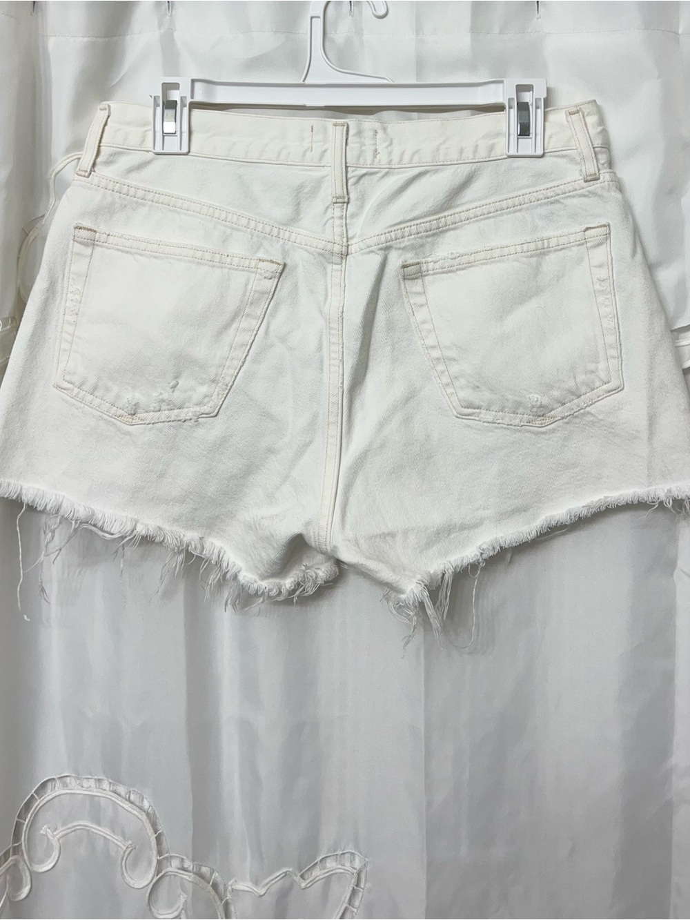 AGOLDE Parker Vintage Cut Off Shorts 28 White High Rise Raw Hem Denim - Picture 9 of 14